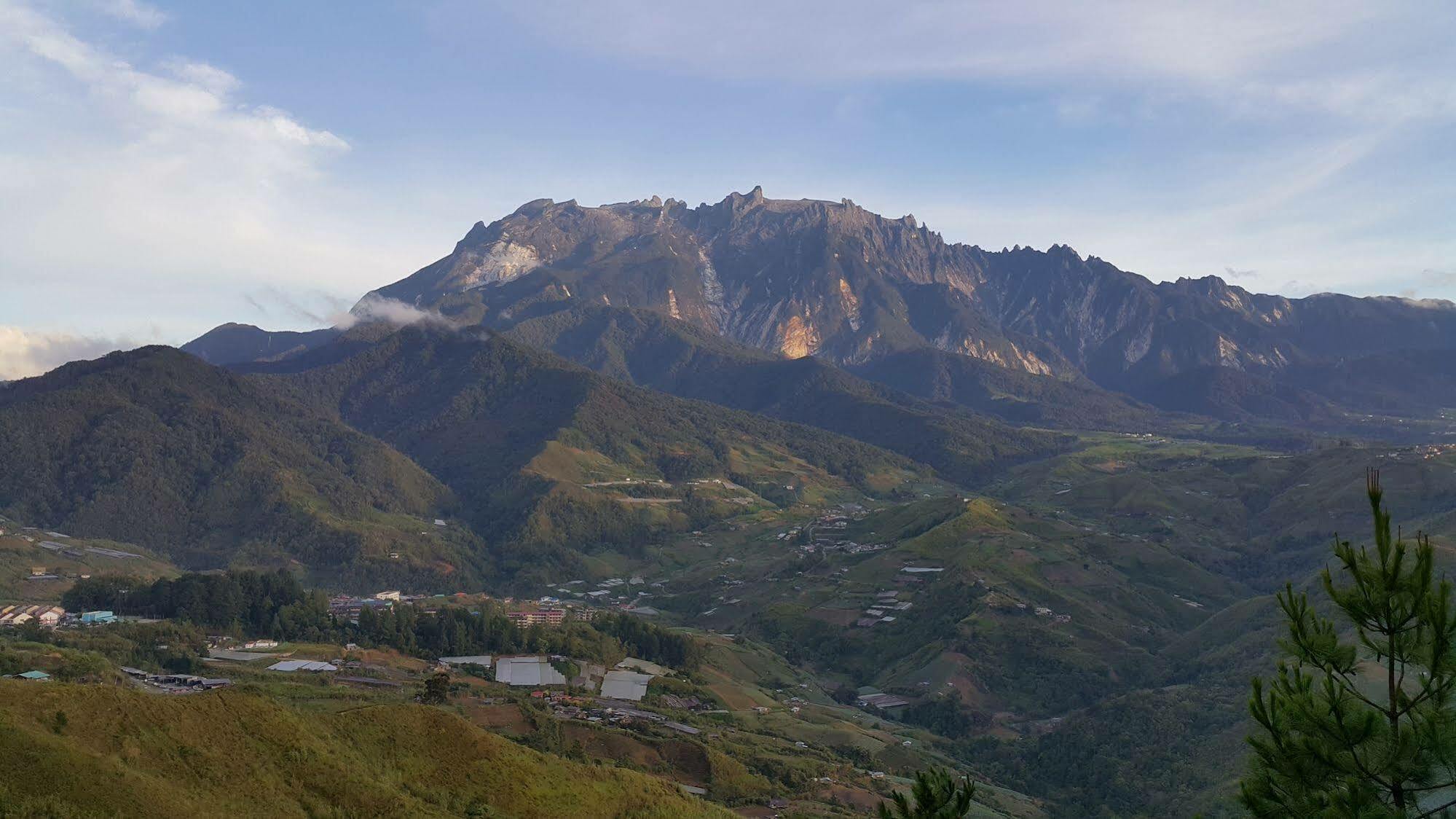 Crystal Hill R Hotel Kundasang Ngoại thất bức ảnh