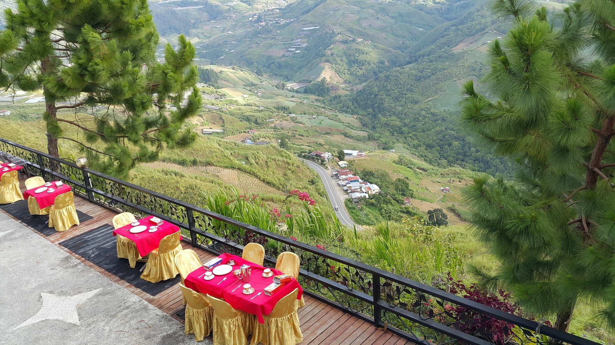 Crystal Hill R Hotel Kundasang Ngoại thất bức ảnh